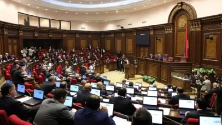 Ընդդիմության վերադարձը ԱԺ նախագահի դեմքին անթաքույց ժպիտ է դրոշմել․ «Հրապարակ»