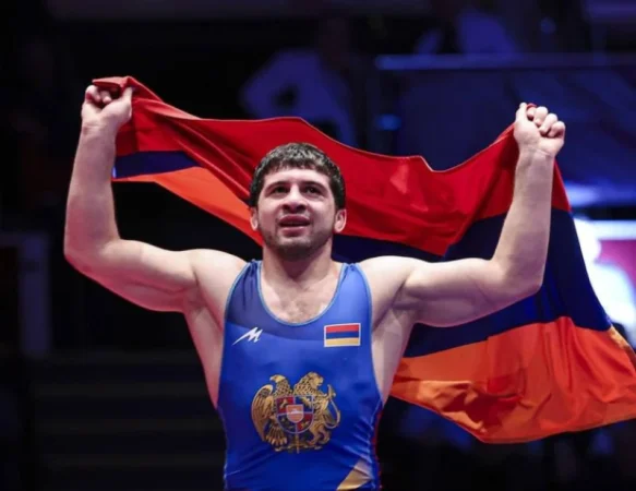 Մալխաս Ամոյանը հաղթեց շվեդ մրցակցին