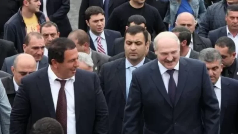 Լուկաշենկոն գիշերել է Գագիկ Ծառուկյանի առանձնատանը․ Hraparak