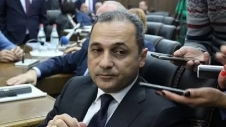 Վահե Հակոբյանը գնում է` իր հետ տանելով բոլորին. «Հրապարակ»