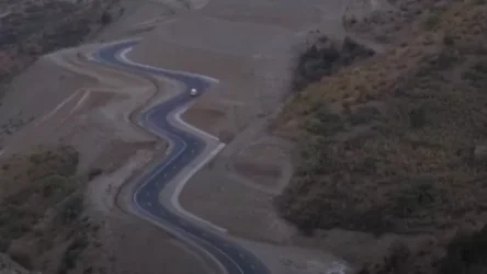 Բերձորի միջանցքով անցնող նոր ճանապարհը որոշ տեղերում արդեն վերանորոգման անհրաժեշտություն ունի