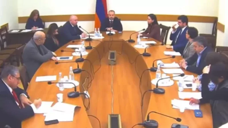 Աղաջանյանը կոչ արեց ՔՊ-ին ձեռնպահ քվեարկել Ադրբեջանի ԱԺ-ի դեմ հայտարարություն ընդունելու առաջարկին