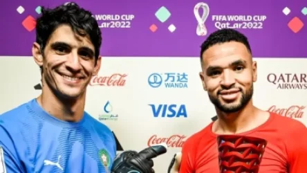 Մարոկկացի դարպասապահ Բունուն ստացել է խաղի լավագույն ֆուտբոլիստի մրցանակն ու այն փոխանցել խաղընկերոջը