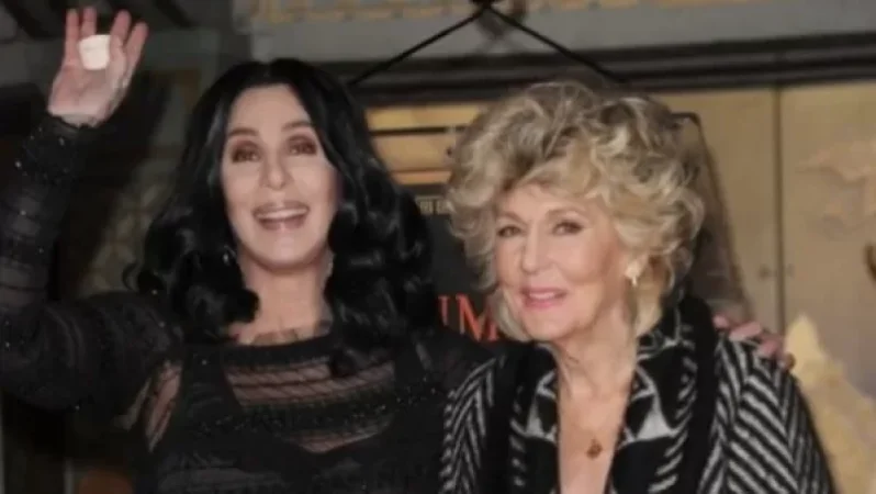 Երգչուհի Շերը հայտնել է մոր մահվան մասին