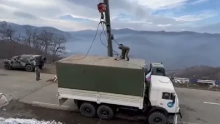 ՏԵՍԱՆՅՈՒԹ․ Ռուս խաղաղապահները մոդուլային տնակներ են տեղադրում ազերիների կողմից փակված ճանապարհահատվածում