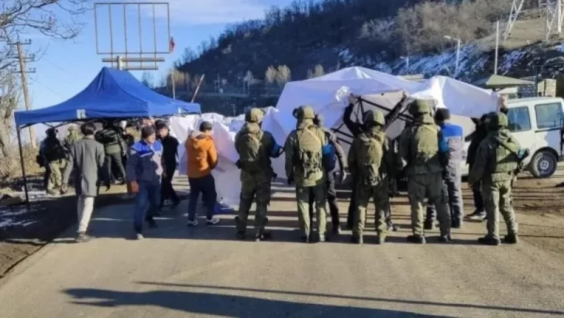 Ֆրանսիան չի կարող հաշտվել ԼՂ 120.000 հայերի վրա ծանրացած մշտական ​​սպառնալիքի հետ․ Libération