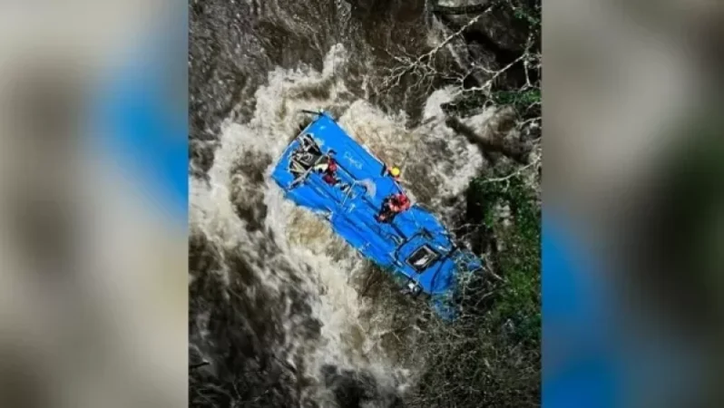 Իսպանիայում ավտոբուսն ընկել է գետը. կան զոհեր և անհետ կորածներ