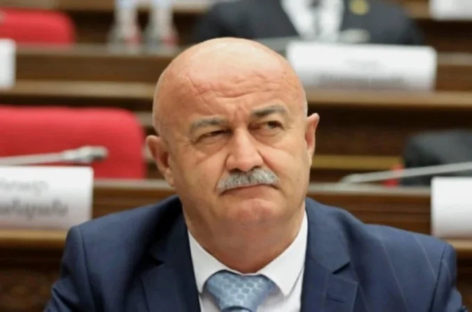 Իրական իշխանությունը ես ու պարոն Ասլանյանն ենք. Հովիկ Աղազարյան