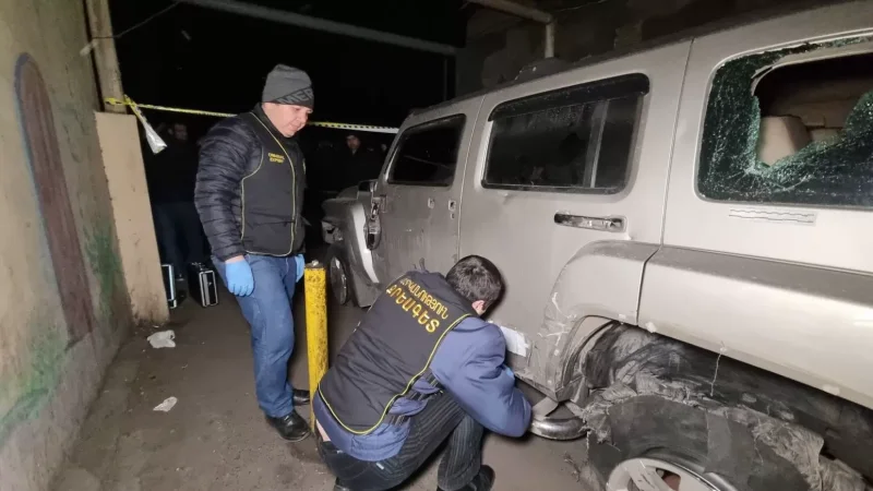 «Hummer»–ի վարորդը մեքենան լիցքավորելու համար գումար է պահանջել պարեկներից. ենթադրաբար եղել է թմրանյութի ազդեցության տակ. ՔԿ