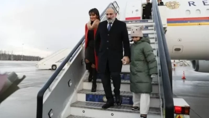PHOTOS: Pashinyan Arrives in Russia. Who Welcomed the Prime Minister