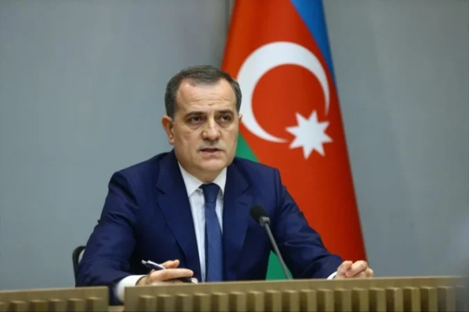 Բայրամովը` Ադրբեջանի և Թուրքիայի դրոշների այրման մասին