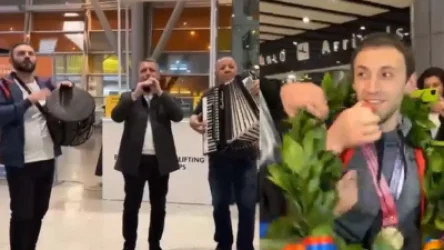 ՏԵՍԱՆՅՈՒԹ․ Ուրախ եմ ու հպարտ, որ Թուրքիայից ոսկե մեդալով եմ վերադառնում․ Դավթյանին զուռնա-դհոլով դիմավորեցին