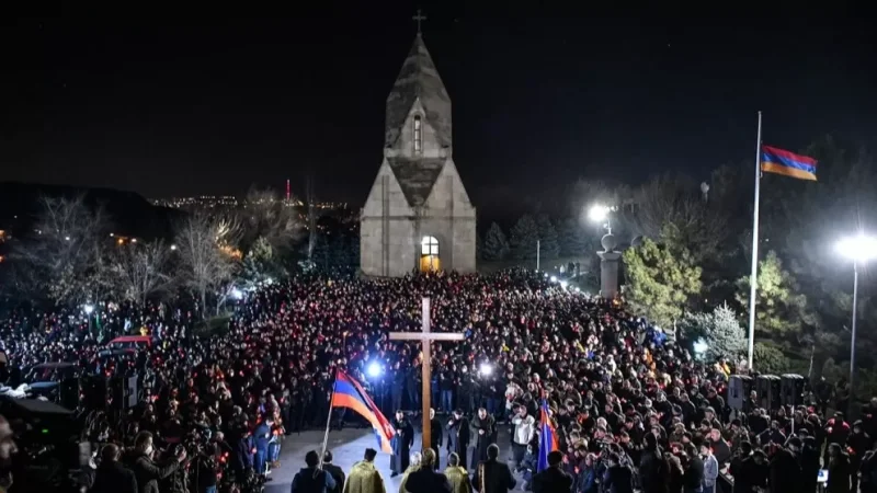 Երթ դեպի Եռաբլուր. Արցախի երիտասարդները 2023 թ. դիմավորելու են արժանիների կողքին