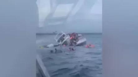 ՏԵՍԱՆՅՈՒԹ. 34 զբոսաշրջիկ հայտնվել է բաց ծովում. Բալիում արագընթաց նավակ է խորտակվել