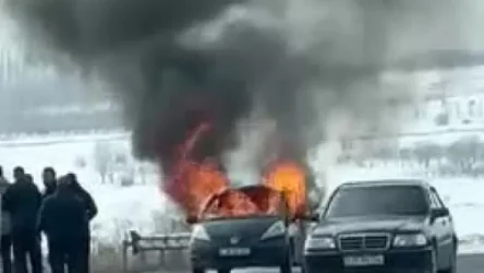 ՏԵՍԱՆՅՈՒԹ. Երևան-Ապարան ճանապարհին մեքենա է այրվում