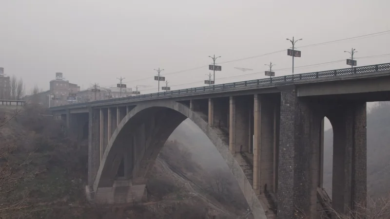 Traffic on Kyiv Bridge to Be Temporarily Closed