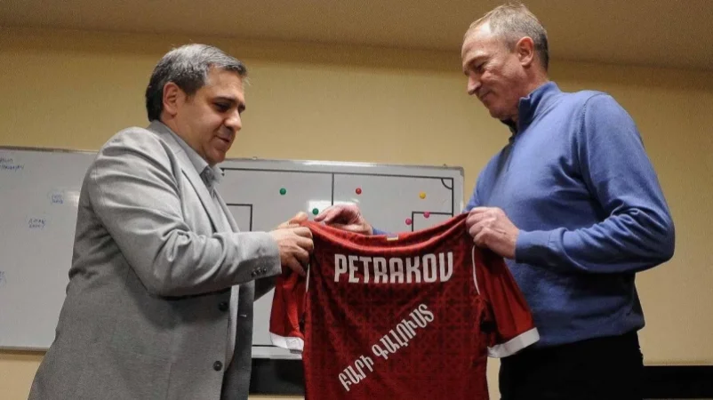 Alexander Petrakov Arrives in Yerevan