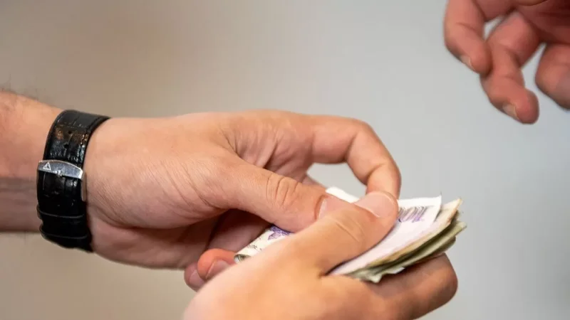 ՃՈ տեսուչները վարորդներից մինչև 10 000 դրամ կաշառք են ստացել