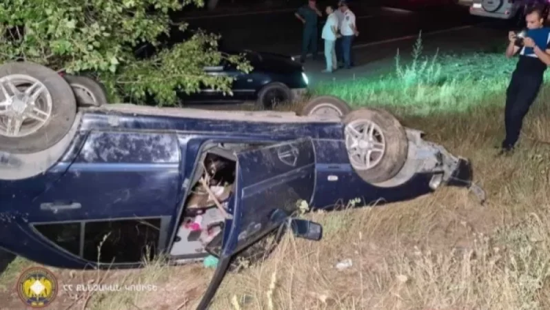 Սևանում «Mercedes Benc C180» ավտոմեքենան դուրս է եկել ճանապարհի երթևեկելի գոտուց և շրջվել, վարորդը մահացել է. ՔԿ