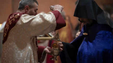 ԼՈՒՍԱՆԿԱՐՆԵՐ. Ստեփանակերտի Մայր Տաճարում կատարվել է երեկոյան ժամերգություն և օրհնության կարգ