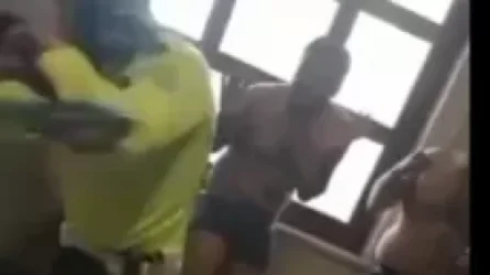 18+ ՏԵՍԱՆՅՈՒԹ. Թուրքիայում խանութները թալանողներին չեն ներում. ոստիկանները կոպտորեն ծեծում են նրանց