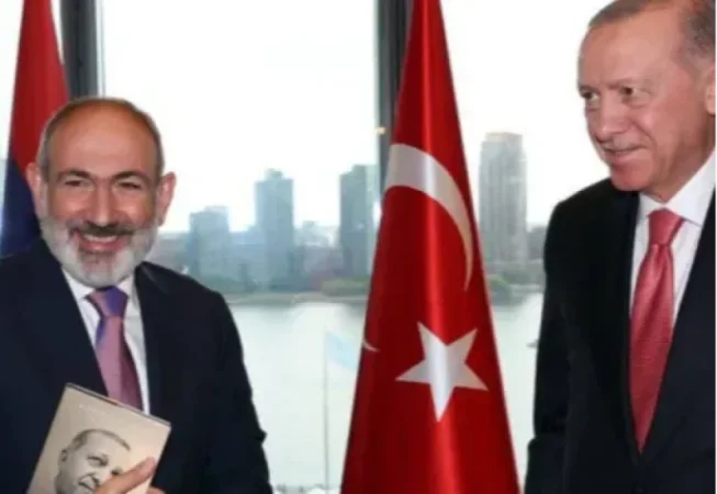 Էրդողանը Փաշինյանին նվիրել է «Ավելի արդար աշխարհ հնարավոր է» գիրքը