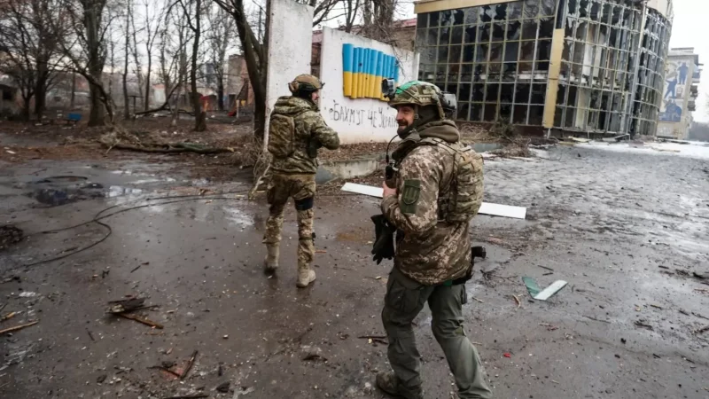 «Բախմուտում պետք է պայքարենք այնքան, որքան ֆիզիկապես կարող ենք». Ուկրաինայի ԱԳ նախարար