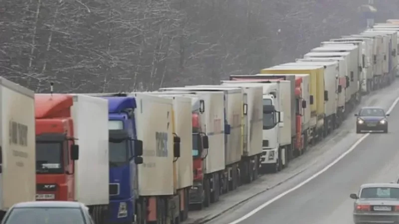 1000-ից ավել հայկական բեռնատարներ են կուտակվել Վերին Լարսում