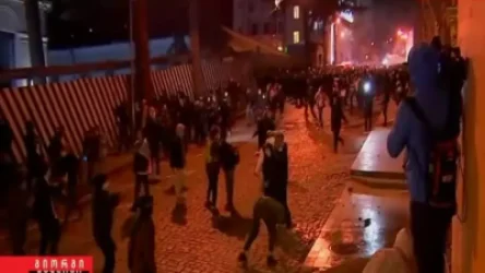 ՏԵՍԱՆՅՈՒԹ․ Մոլոտովի կոկտեյլներ, ջրցան մեքենաներ և արցունքաբեր գազ․ իրավիճակը՝ Թբիլիսիում