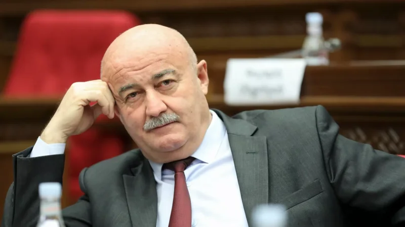 Բա հենց իշխանության մեջ պետք է կոռուպցիա լինի. Հովիկ Աղազարյան