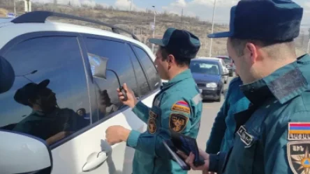 Փրկարարները դուրս են բերել մեքենայում արգելափակված 2-ամյա երեխային