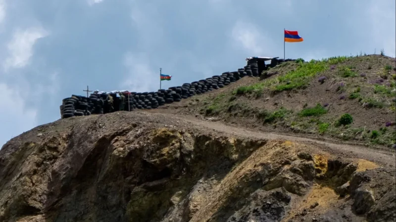 ​​​​​​​Հայաստանում, Արցախում շփման գծի ողջ երկայնքով նկատվում է ադրբեջանական զինուժի, ծանր տեխնիկայի տեղաշարժ․ Թովմասյան