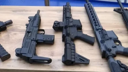 Մայամիի ոստիկանությունը գանգստերական զենքեր է ուղարկել Ուկրաինա