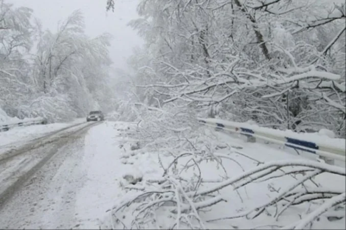 Ճանապարհները ժամանակ առ ժամանակ փակվում են՝ սաստիկ բքի պատճառով