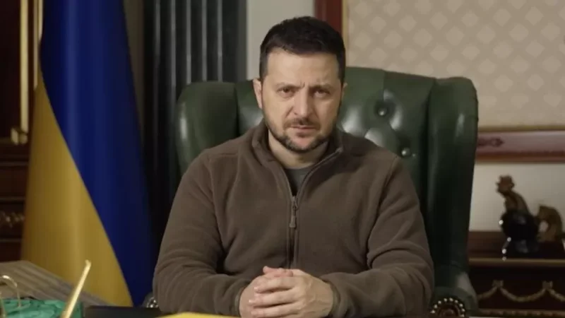 Ukrainian Army Currently Unable to Launch Counteroffensive in Eastern Direction, Says Zelensky