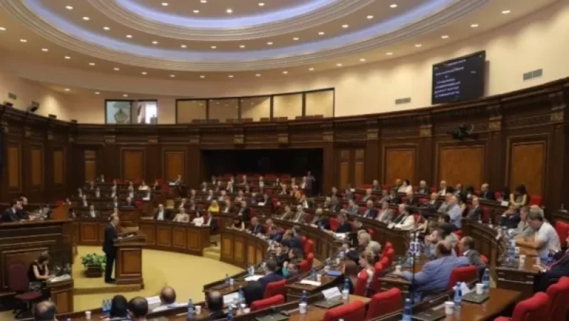 Ապրիլյան պատերազմի քննիչ հանձնաժողովի զեկույցը խորհրդարանում կքննարկվի փակ դռների հետևում