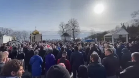 ՏԵՍԱՆՅՈՒԹ․ Հազարավոր հավատացյալներ Կիև-Պեչերսկի Լավեր մայր տաճարում են․ այստեղ կարող է լինի կիրակնօրյա վերջին աղոթքը