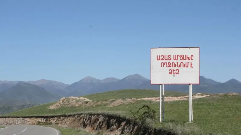 «Ազատ Արցախը ողջունում է ձեզ» ցուցանակը սովորական թիթեղ չէր. հեռուստալրագրող