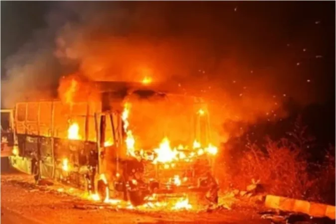 Հնդկաստանում զբոսաշրջիկների ավտոբուս է հրդեհվել. կան տասնյակ զnհեր