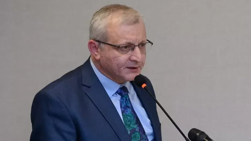 Ալենն այսօր, ցավոք, ոչ թե «բեսեդկում» ինքնահաստատվող խուժան է, այլ բարձրաստիճան մի պաշտոնյա․ Սուրեն Սուրենյանց