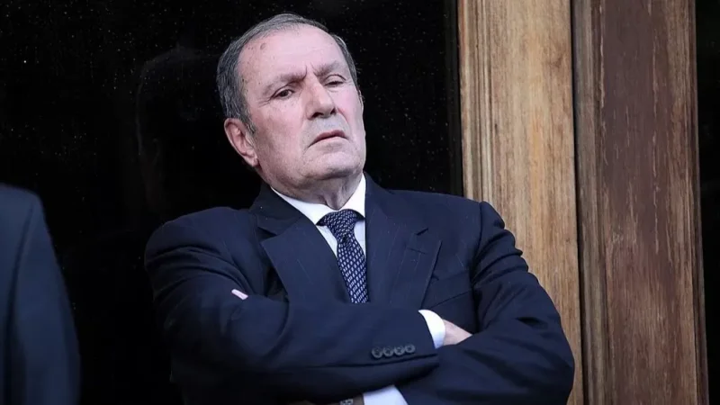 «Սիմոնյանը «հուշիկ քայլերով» մոտեցել է երիտասարդին ու լիաբերան թքել նրա երեսին». Տեր-Պետրոսյանը` միջադեպի մասին