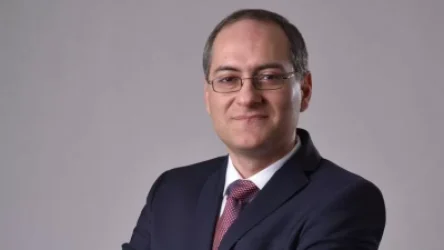 «Ալեն Սիմոնյանն այս տեքստն էլ կարդա, կրկին բան չի հասկանալու». Լևոն Տեր-Պետրոսյանի խոսնակ