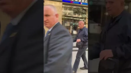 ՏԵՍԱՆՅՈՒԹ․ Ալեն Սիմոնյանը քաղաքում զբոսնում է 5 թիկնապահով