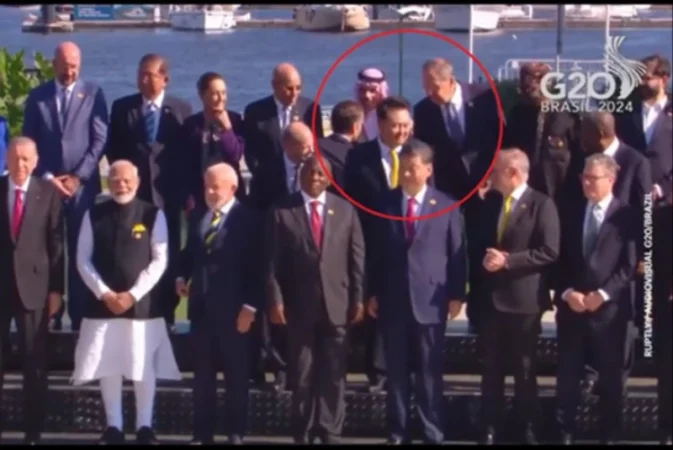 Լավրովը` Մակրոնի հետ ձեռքսեղման մասին