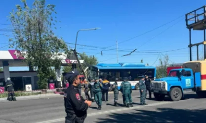 Ավտոբուսը բախվել է երկաթե էլեկտրասյանը. կան տուժածներ