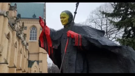 ՏԵՍԱՆՅՈՒԹ․ Աղմկահարույց ֆիլմից հետո Լեհաստանում պղծել են նախկին Հռոմի պապի հուշարձանները