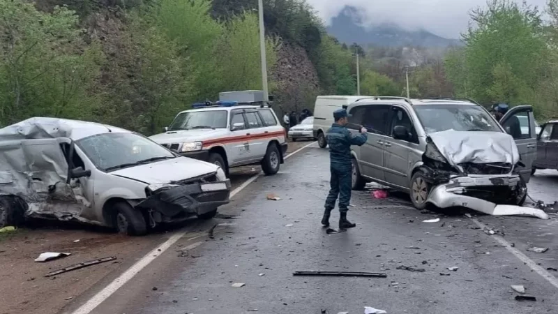 PHOTOS: Car Accident on Ijevan-Dilijan Road