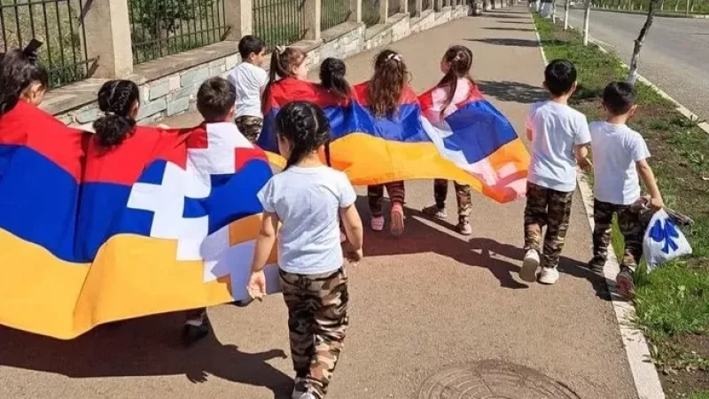 «Մամա, ինձ տոն տար, Լուսէ, ես քեզ շտեղ տանի՞մ իմ բալա. մունք էլ տոն չոնինք». Լիլիթ Սարգսյան