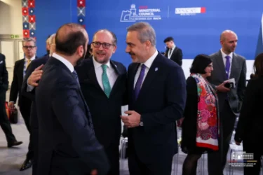 Արարատ Միրզոյանը զրույց է ունեցել Թուրքիայի ԱԳ նախարարի հետ