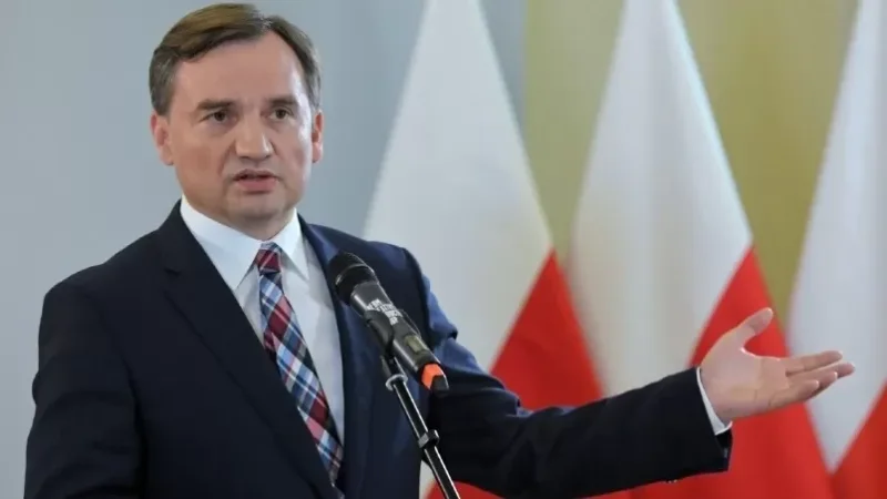 Նա կա՛մ ապուշ է, կա՛մ մանիպուլյատոր. Լեհաստանի արդարադատության նախարարը` Շոլցին